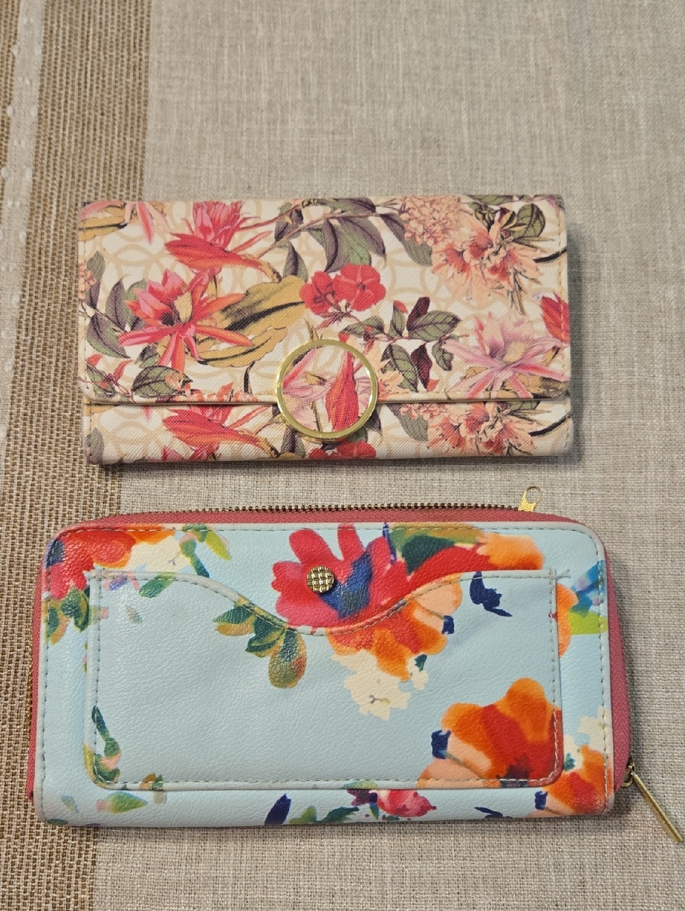 Floral Zip-Around Wallet – Light Blue & Multicolor